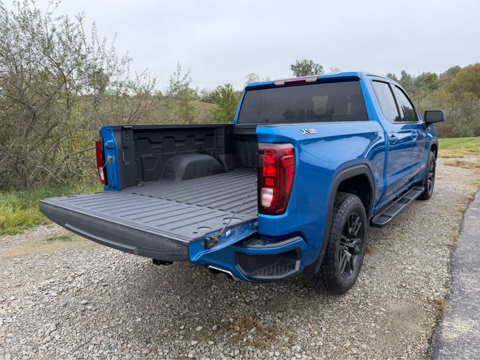 Used 2024 GMC Sierra 1500 Elevation w/ X31 Off-Road Package AWD/4WD image 3