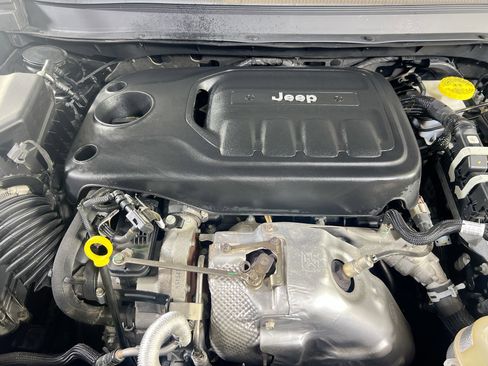 Used 2022 Jeep Cherokee Limited AWD/4WD image 29