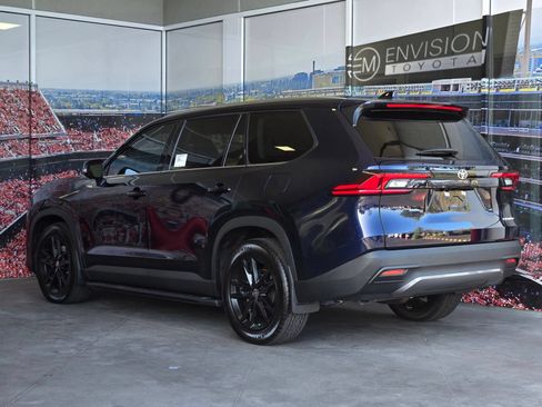 Certified 2026 Toyota Grand Highlander FWD image 6