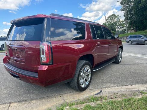 Used 2017 GMC Yukon XL SLT AWD/4WD image 3