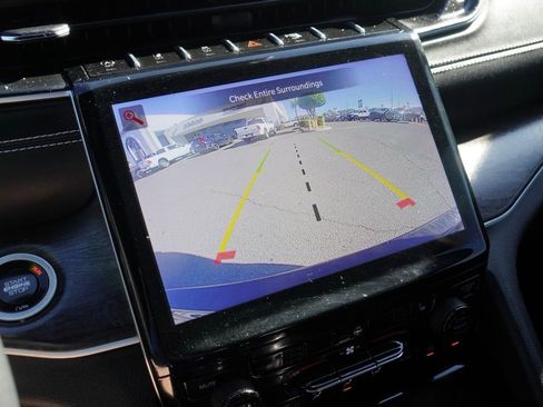 Certified 2024 Jeep Grand Cherokee L Limited w/ Black Appearance Package image 15