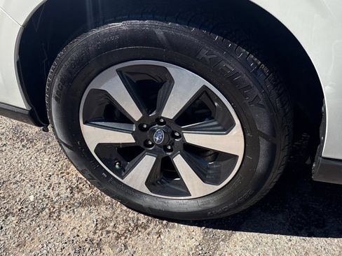 Used 2018 Subaru Forester 2.5i Premium w/ All-Weather Package AWD/4WD image 22