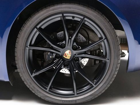 Used 2025 Porsche 718 Cayman image 34