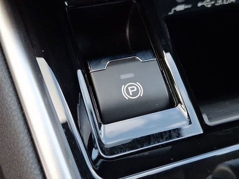 Certified 2025 Subaru Outback Limited w/ Popular Package #2 image 21