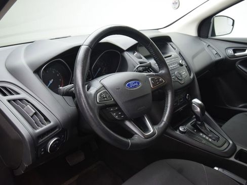 Used 2016 Ford Focus SE w/ SE Sport Package image 11