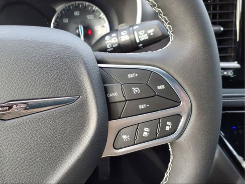 New 2026 Chrysler Pacifica Select image 24