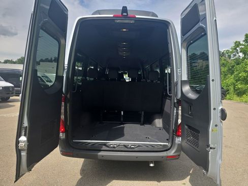 New 2025 Mercedes-Benz Sprinter 2500 image 21