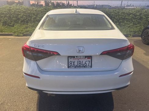 Used 2022 Honda Civic LX image 4