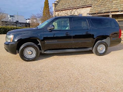 Used 2007 Chevrolet Suburban 2500 LT w/ LT Preferred Equipment Group image 6