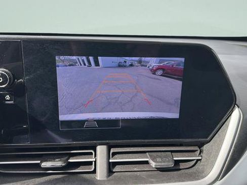 Used 2025 Chevrolet Trax LS FWD image 15