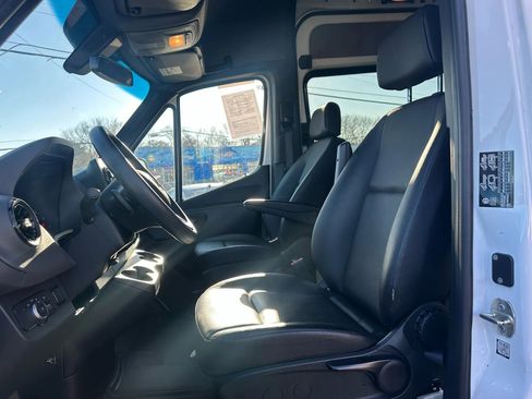 Used 2021 Mercedes-Benz Sprinter 3500 image 23