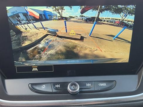 Used 2024 Chevrolet Blazer LT w/ Convenience Package FWD image 17