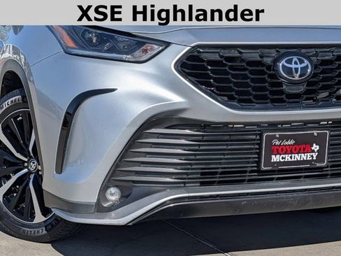 Used 2021 Toyota Highlander XSE image 3