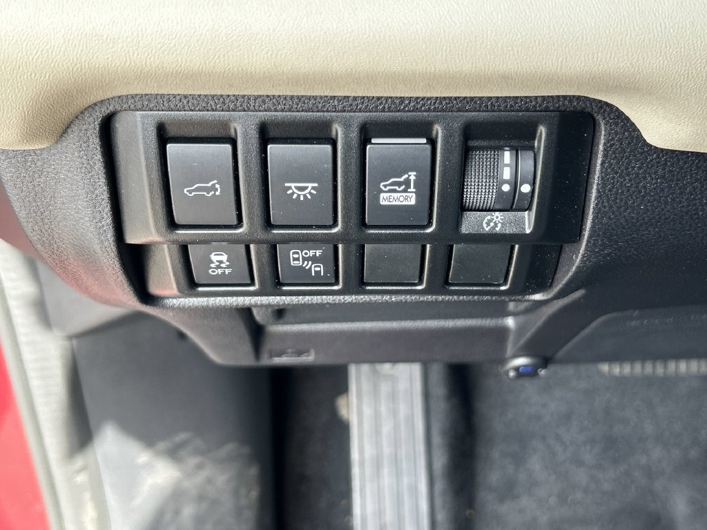 Used 2022 Subaru Ascent Limited w/ Technology Package AWD/4WD image 18