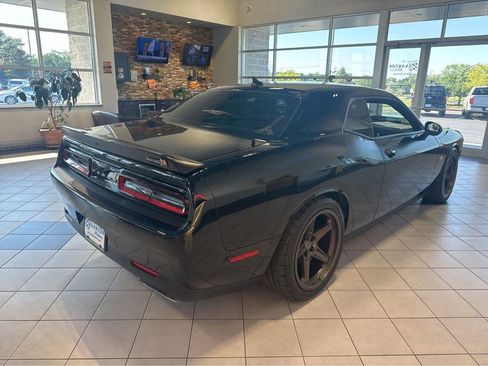 Used 2016 Dodge Challenger R/T Scat Pack w/ Leather Interior Group RWD image 15