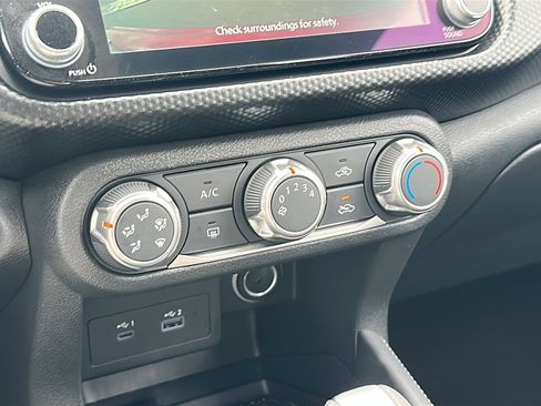 Used 2024 Nissan Kicks SV image 33