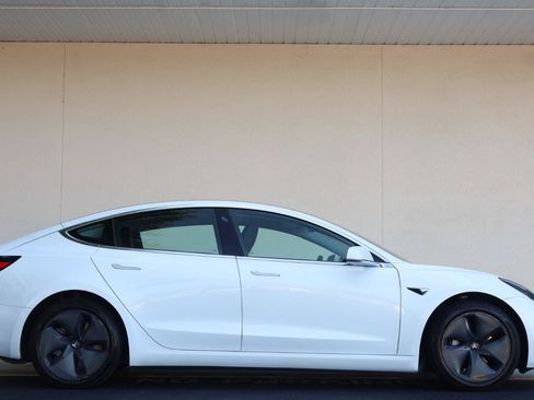 Used 2020 Tesla Model 3 Standard Range Plus RWD image 2