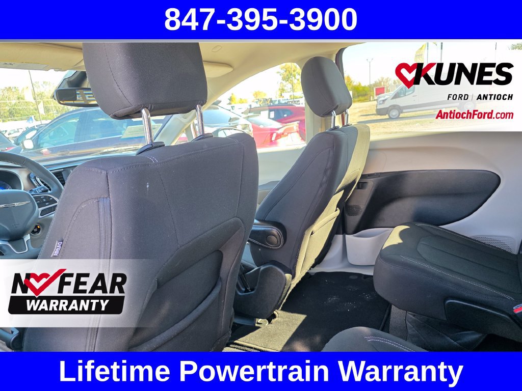 Used 2023 Chrysler Voyager LX FWD image 31
