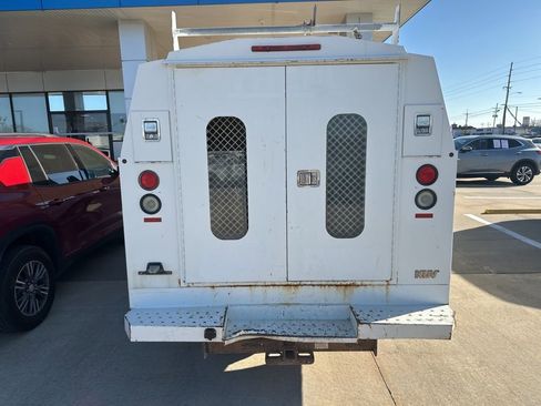 Used 2011 Chevrolet Express 3500 image 14