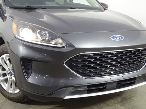 Used 2020 Ford Escape SE image 43