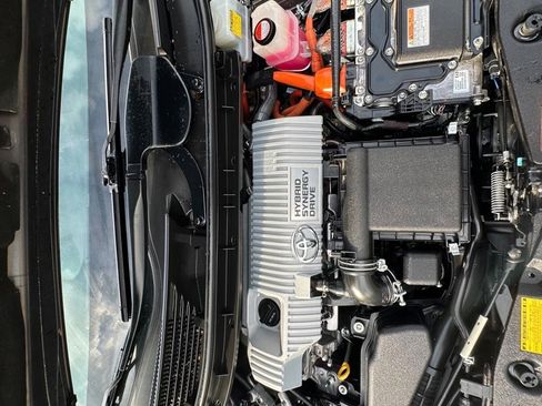 Used 2014 Toyota Prius V Two image 23