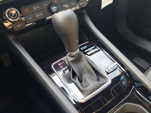 New 2026 Jeep Compass Limited image 19