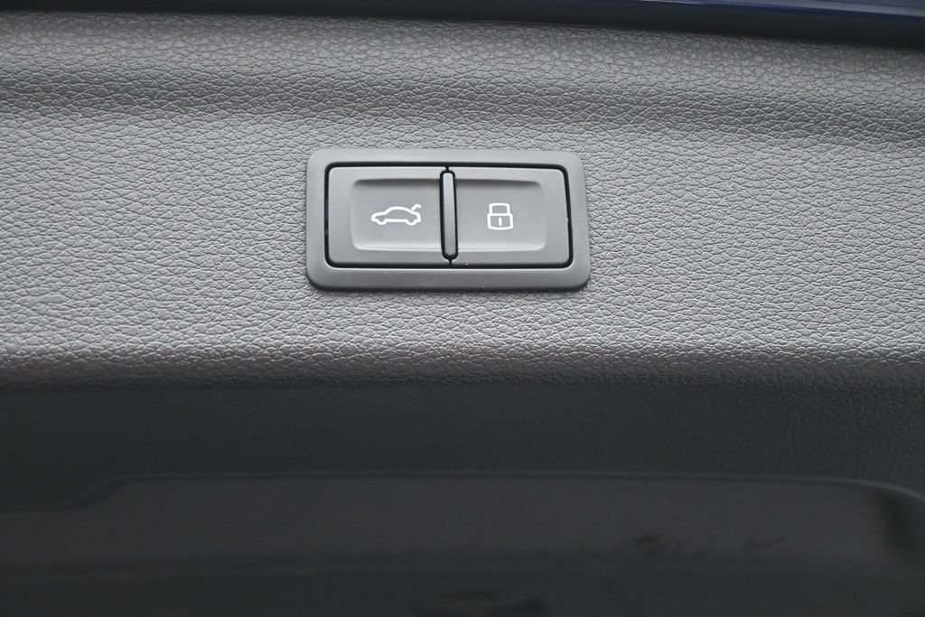 Used 2024 Audi Q3 2.0T Premium AWD/4WD image 25