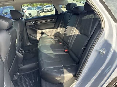 Used 2021 Honda Accord Touring image 18