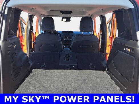 Used 2017 Jeep Renegade Trailhawk w/ Premium Trailhawk Package image 14