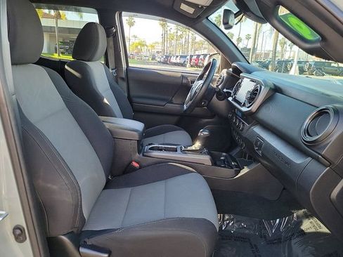 Used 2022 Toyota Tacoma TRD Sport w/ Technology Package image 21