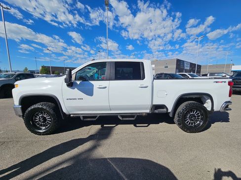Used 2021 Chevrolet Silverado 2500 LT w/ Fleet Comfort Package AWD/4WD image 7