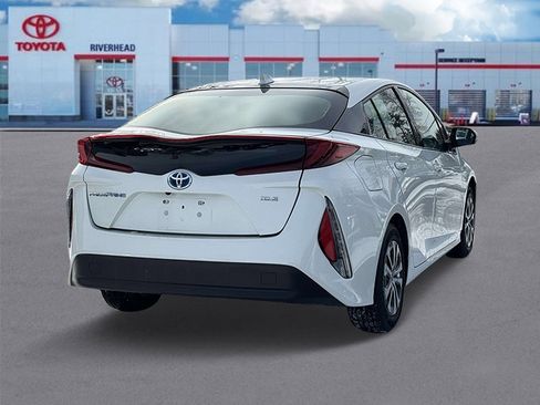 Used 2020 Toyota Prius Prime XLE image 3