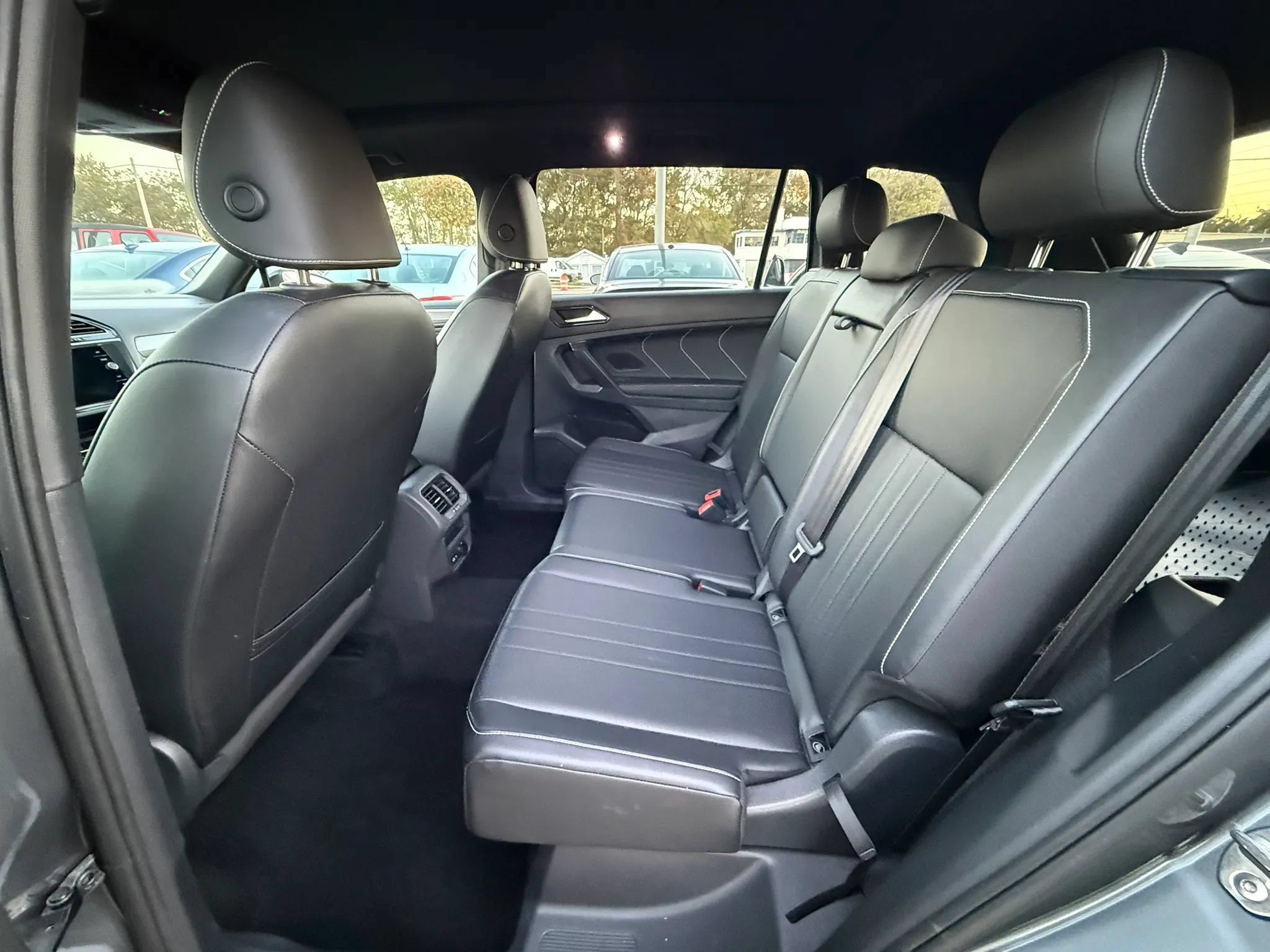 Used 2023 Volkswagen Tiguan SE R-Line FWD image 14