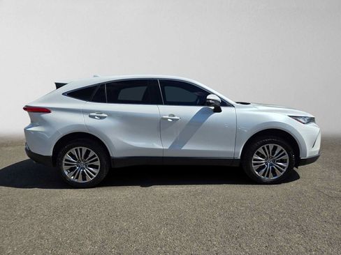 Certified 2024 Toyota Venza Limited AWD/4WD image 2