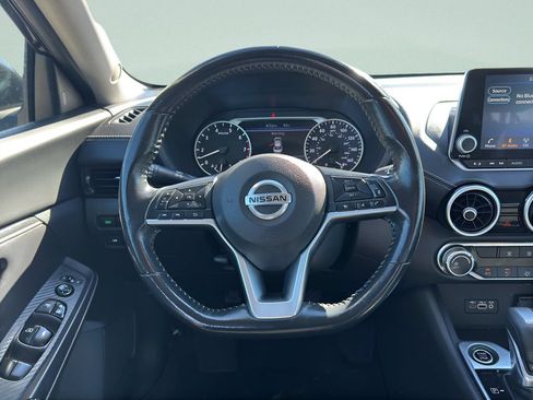 Used 2022 Nissan Sentra SV FWD image 14