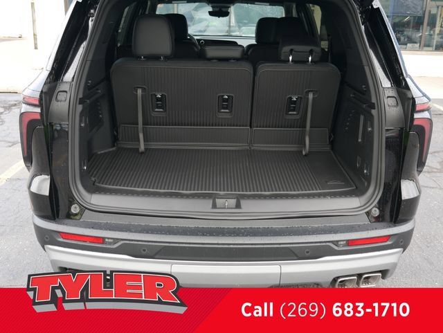 New 2026 Chevrolet Traverse LT w/ Driver Confidence Package AWD/4WD image 16