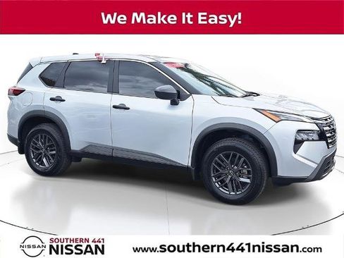 Certified 2025 Nissan Rogue S image 1