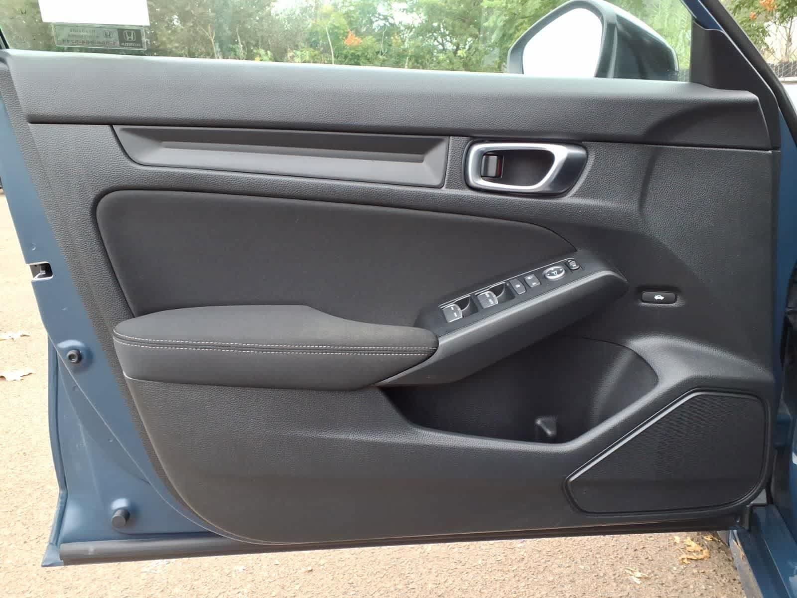 Used 2025 Honda Civic Sport image 12