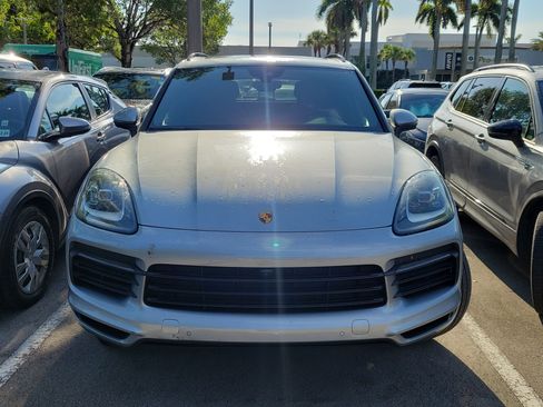 Used 2022 Porsche Cayenne AWD/4WD image 2