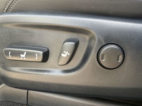 Used 2022 Toyota 4Runner SR5 Premium image 15