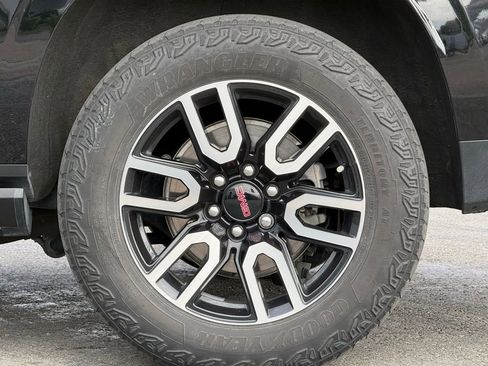 Used 2023 GMC Yukon XL AT4 w/ Max Trailering Package AWD/4WD image 3