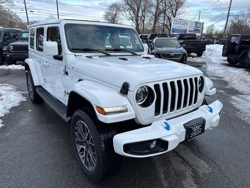 Used 2023 Jeep Wrangler Unlimited Sahara image 7