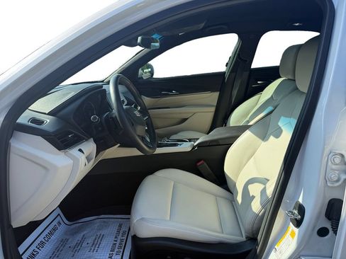Used 2023 Cadillac CT4 Luxury RWD image 9