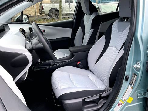 Used 2018 Toyota Prius Two image 7