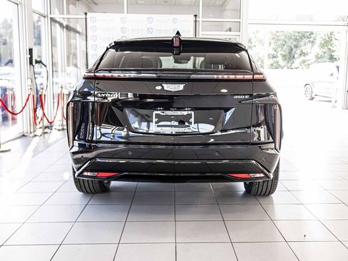 Used 2024 Cadillac Lyriq Sport image 14
