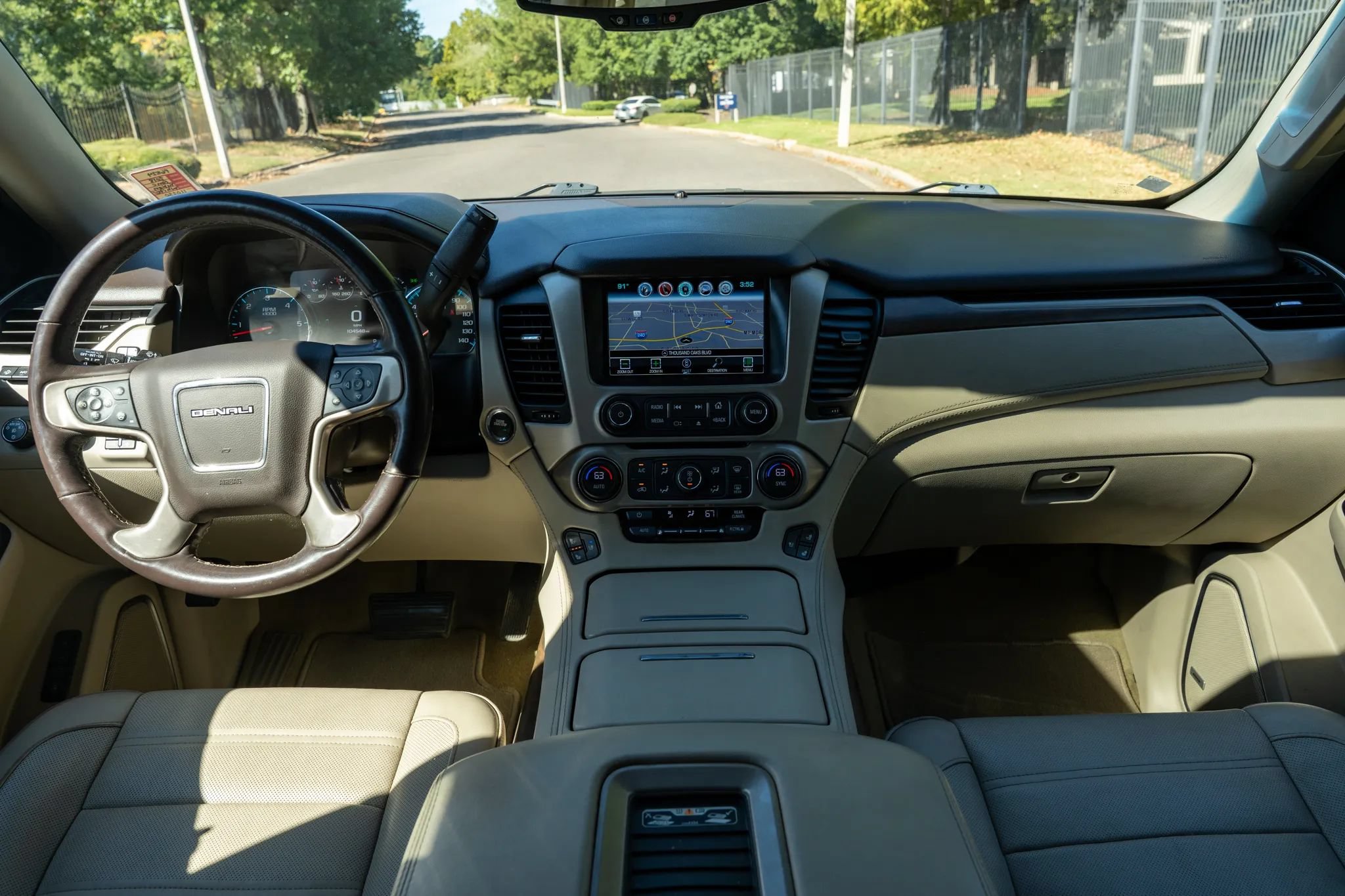 Used 2018 GMC Yukon XL Denali w/ Denali Ultimate Package AWD/4WD image 20