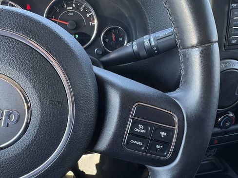 Used 2012 Jeep Wrangler Sport AWD/4WD image 17