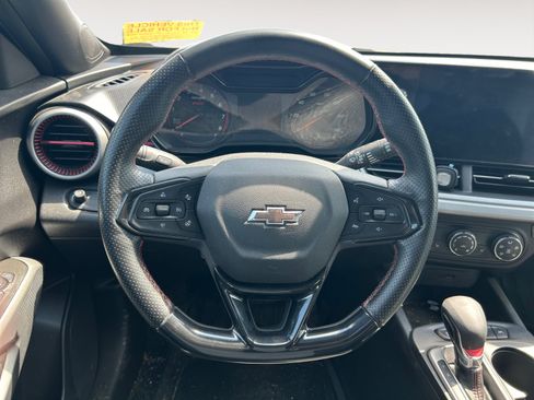 Certified 2024 Chevrolet Trax RS FWD image 12