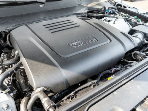 New 2025 Land Rover Discovery S image 24