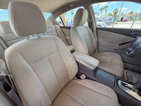 Used 2011 Nissan Altima 2.5 S w/ Convenience Pkg FWD image 6